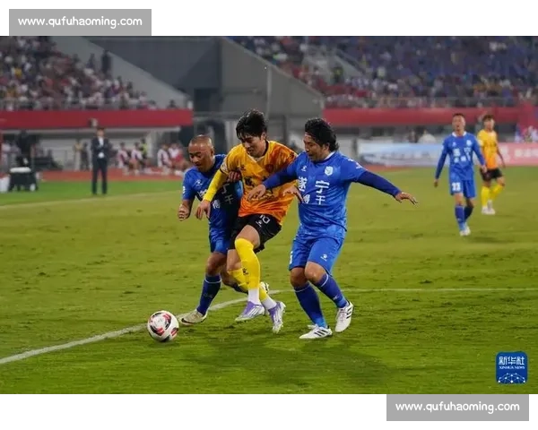 银杏杯燃动蓉城!2025 成都社区足球总决赛开幕